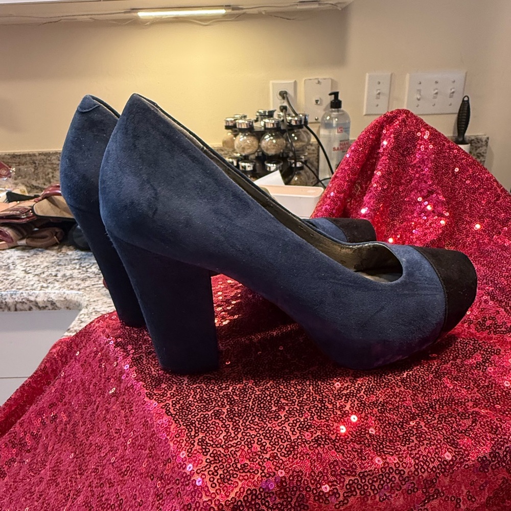 Nine West Blue and Black Heels - Picture 4 of 5